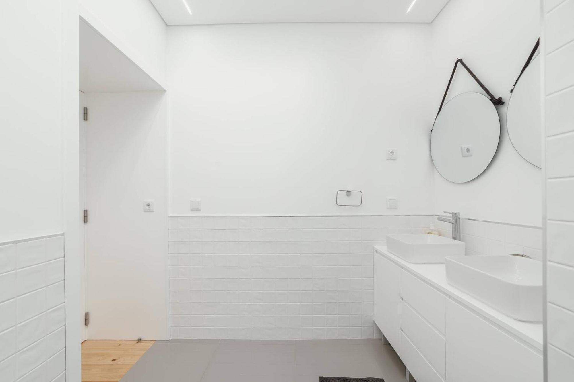 Modern Villa By Hosty ポルト エクステリア 写真