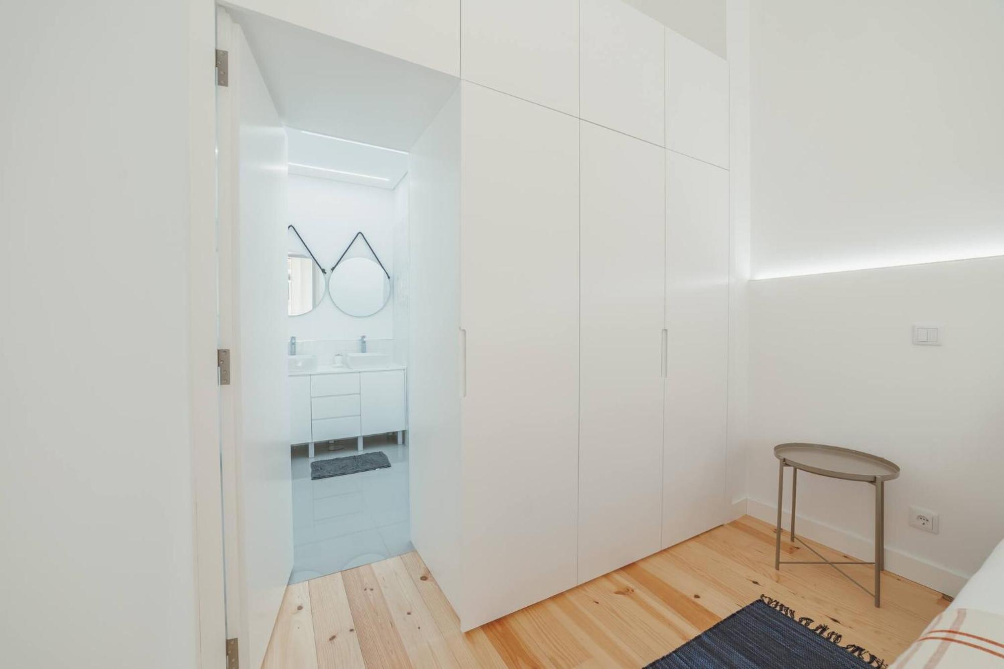 Modern Villa By Hosty ポルト エクステリア 写真